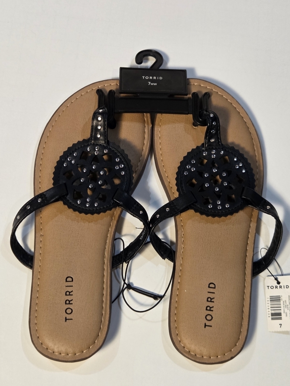 Torrid Bohemian Resort Medallion T-Strap Metal Studs faux-leather Flat Sandals 7